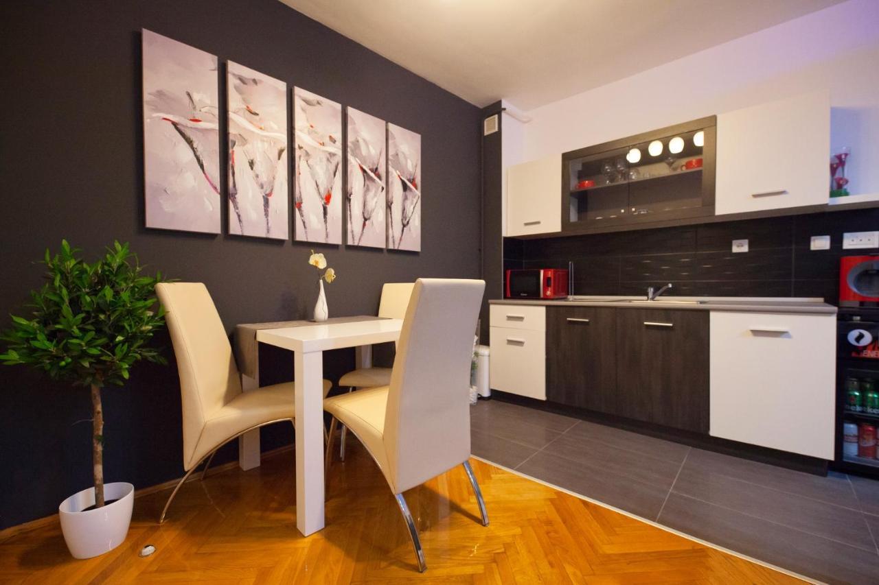 Apartman Aurelius - Private Parking Osijek Exterior photo