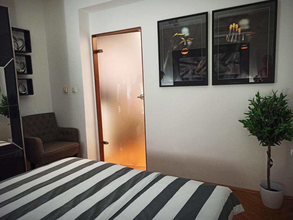 Apartman Aurelius - Private Parking Osijek Exterior photo