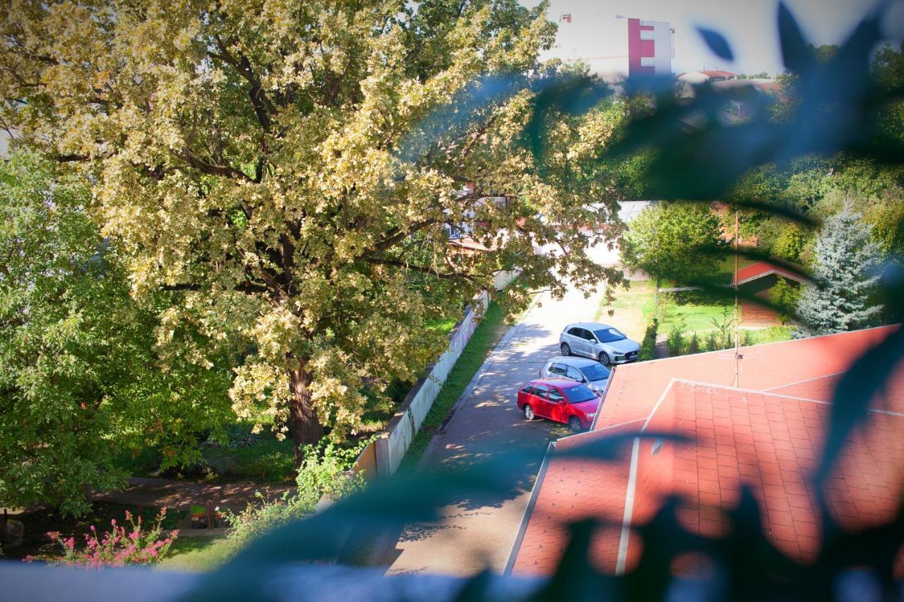 Apartman Aurelius - Private Parking Osijek Exterior photo