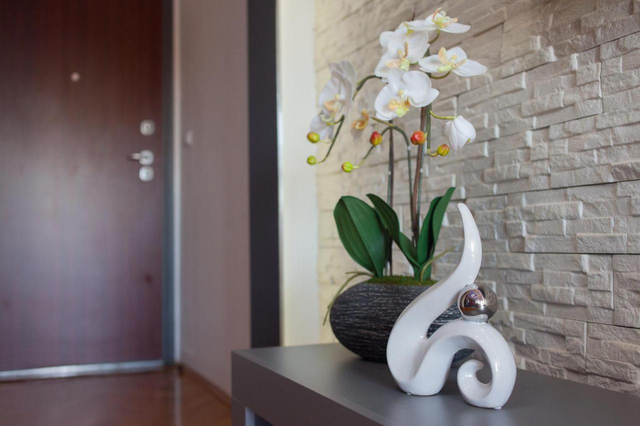 Apartman Aurelius - Private Parking Osijek Exterior photo